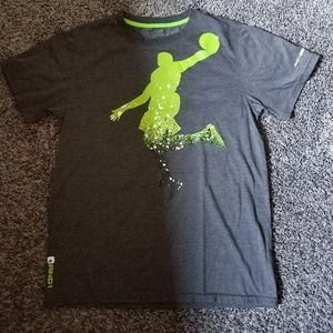 Boys size XX-Large 18/20 short sleeve shirt